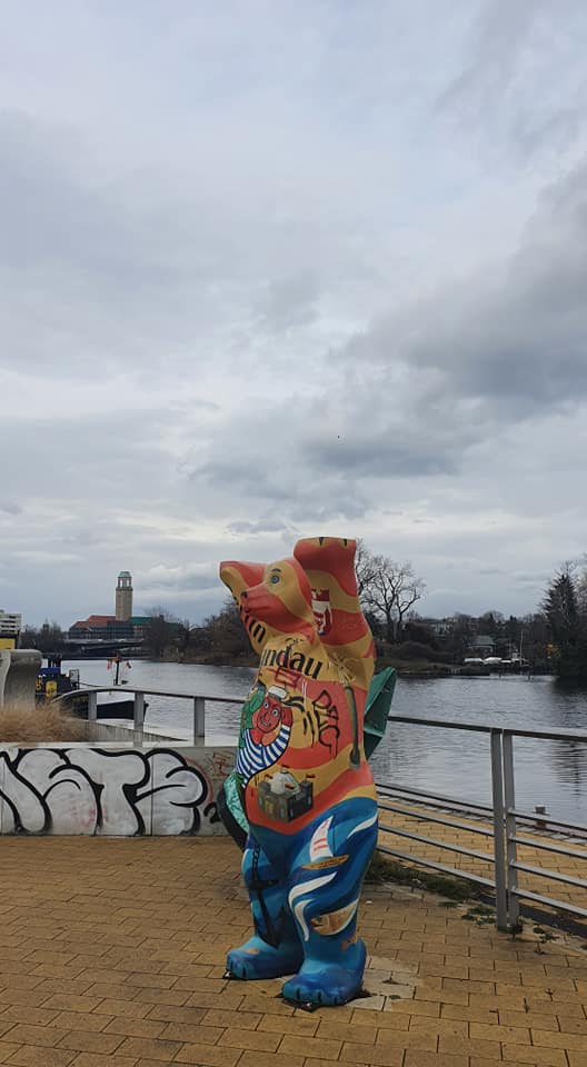 Berliner Buddy Bär an der Havel